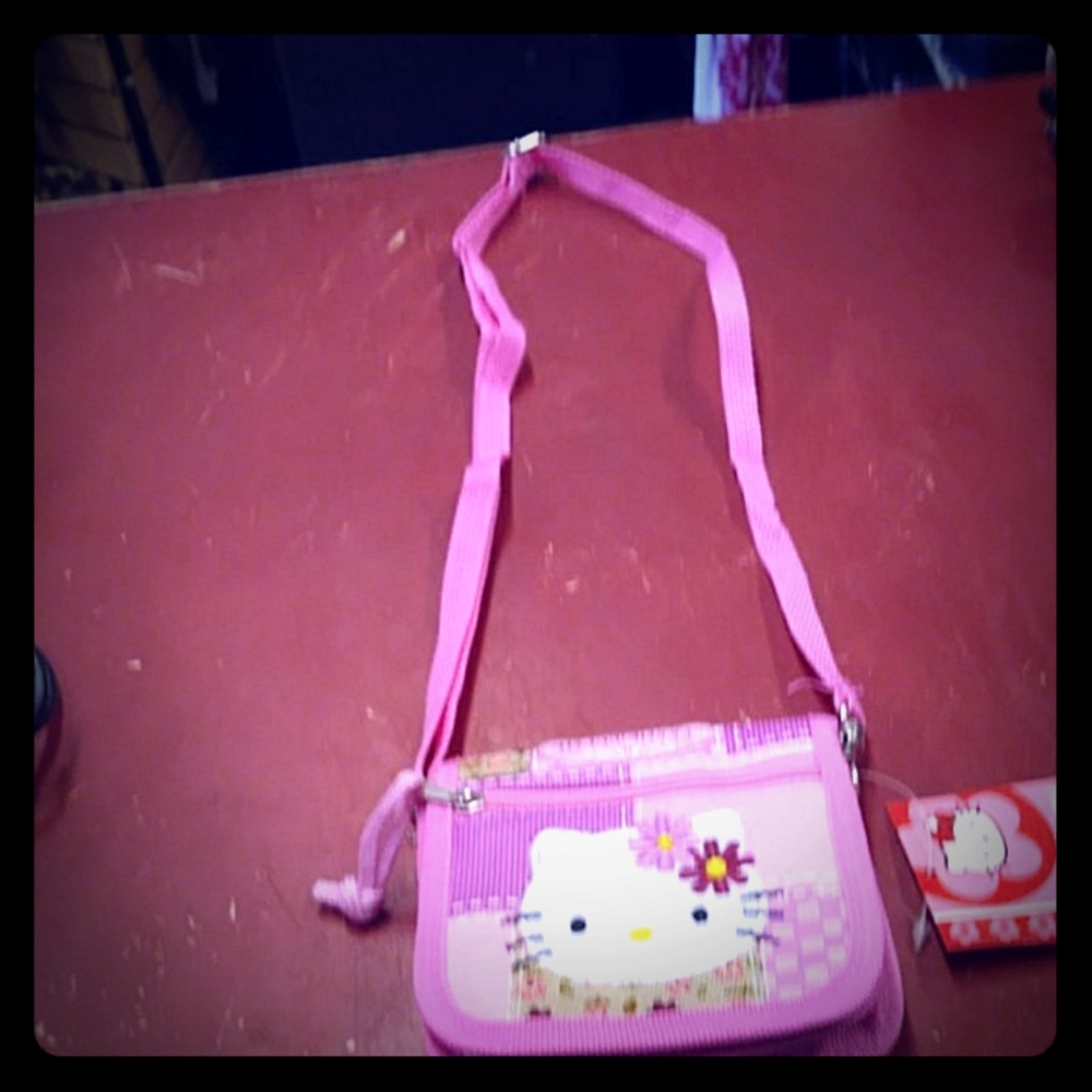 HELLO KITTY GIRLS PINK PURSE NWT SHOULDER STRAP